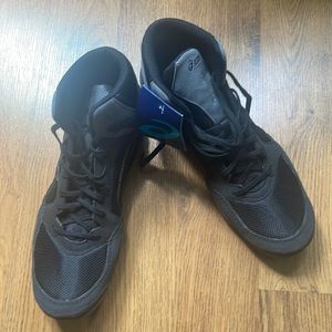 Brand New ASICS Mens 11.5